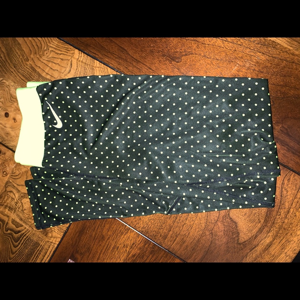 Nike Pro // small // neon yellow and black